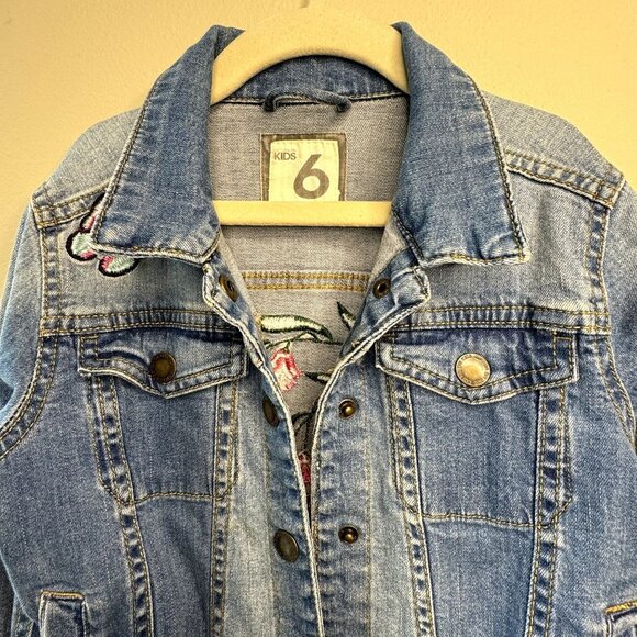 COTTONON Kids Hummingbird Jean Jacket Girls 6 Denim Embroidered Bee Cotton On - Picture 3 of 9